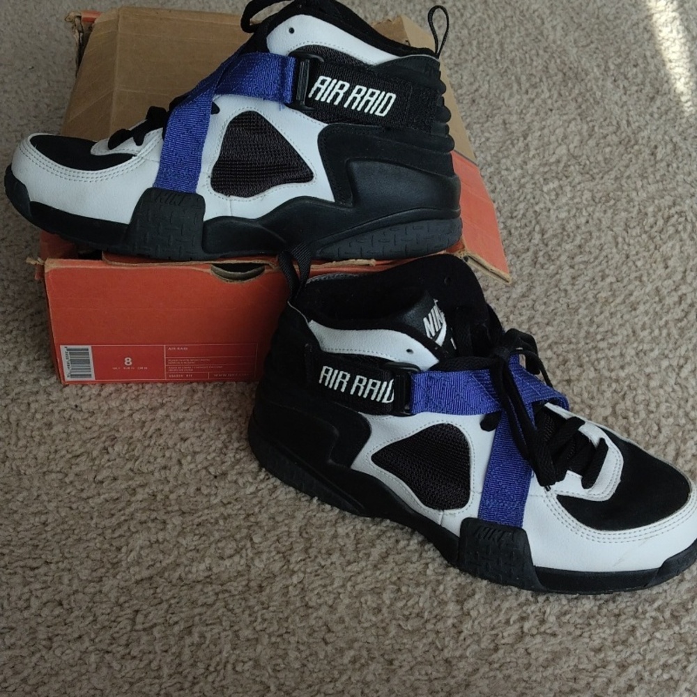 Nik air raid